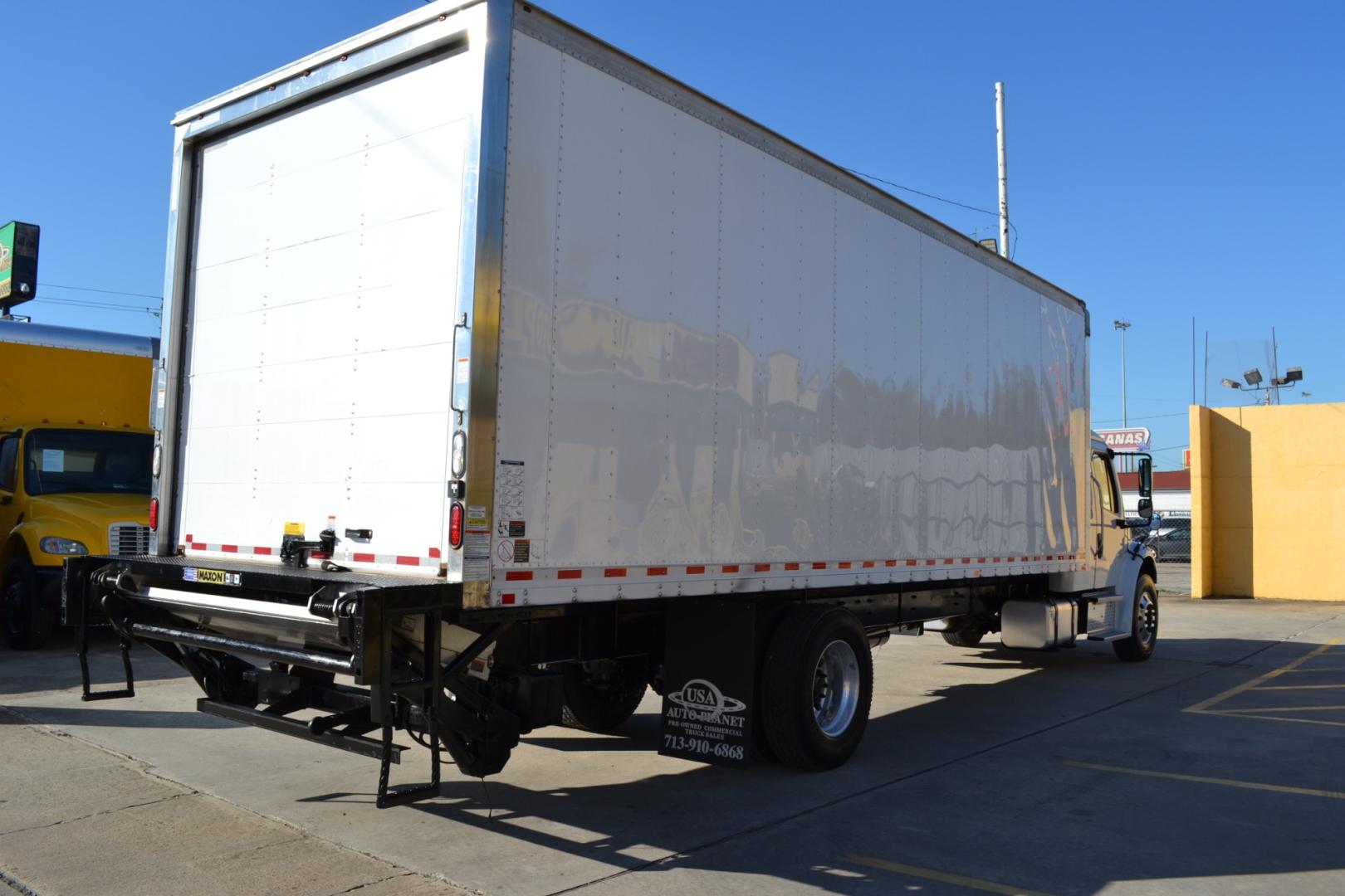 2020 WHITE /BLACK FREIGHTLINER M2-106 with an CUMMINS B6.7L 260HP engine, ALLISON 2100HS AUTOMATIC transmission, located at 9172 North Fwy, Houston, TX, 77037, (713) 910-6868, 29.887470, -95.411903 - Photo#4